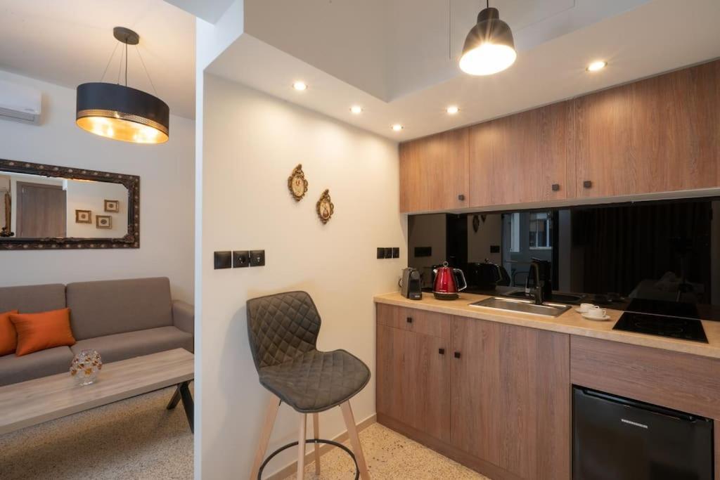 Dema Luxury Suites - Perikleous E6 Atina Dış mekan fotoğraf